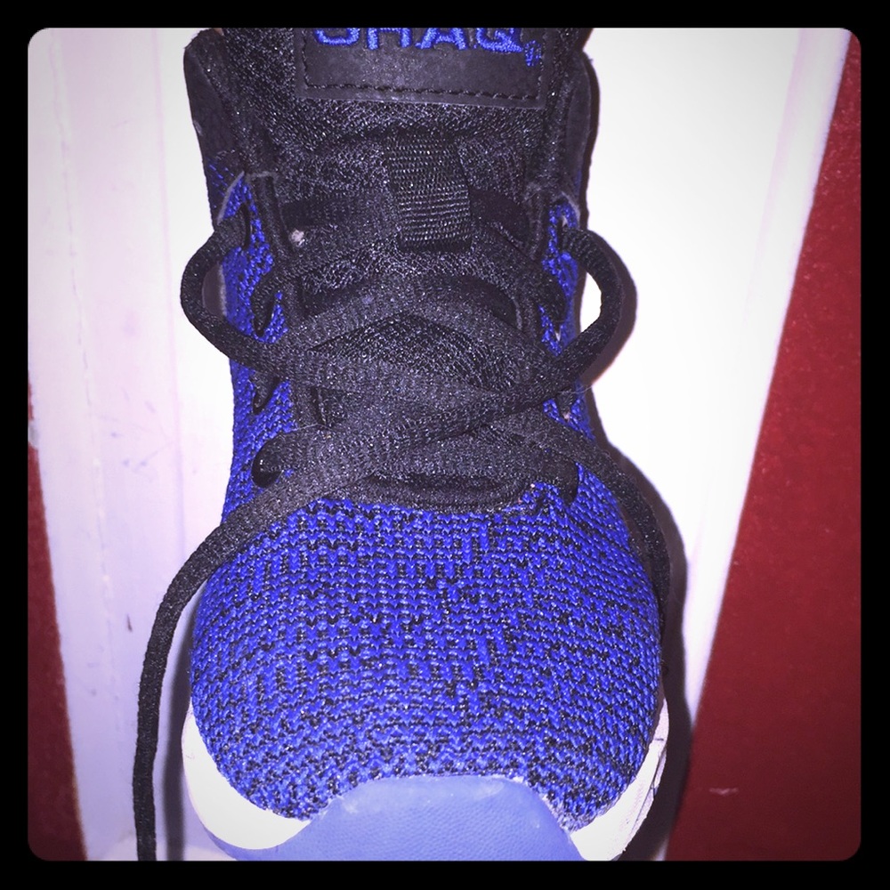 Boys sneakers size 13US